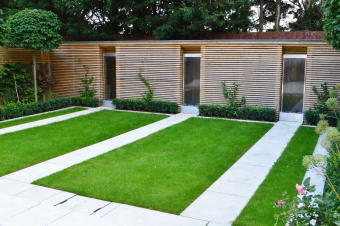Modern Garden with Stainless Steel Water Features